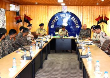 ADGP Kashmir along with GOC Victor force chairs security review meetings in Pulwama, Kulgam Shopian & Budgam districts