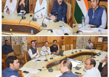 Div Com Kashmir reviews working of Health, School Education & FCS&CA Departments