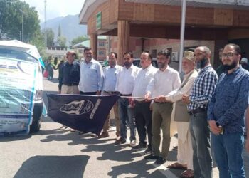 Bhrashtachar Mukt J&K Week: DDC Chairperson flags-off ‘JJM Prachar Rath’ from Mini Secretariat, Bandipora