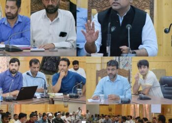DC Bandipora Presides Over Mega Block Diwas.