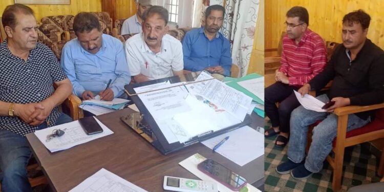 DDC Ganderbal chairs DLRC/ DCC meeting