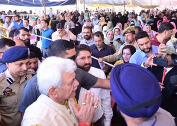 LG hints at upcoming elections in UT, urges people to vote only those dedicated to public welfare