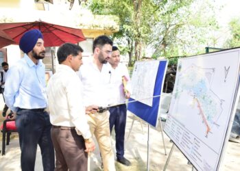 Secretary Tourism visits Gharana Wetland, Suchetgarh Border; Reviews development scenario