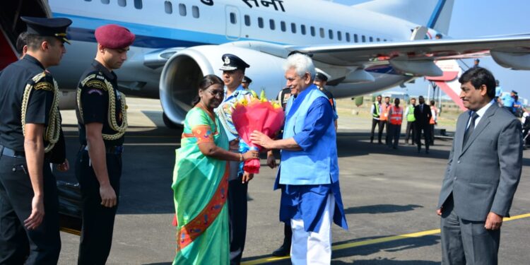 President Murmu arrives in Srinagar for 2-day J&K visit
