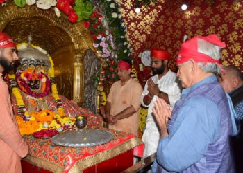LG performs Puja at temple of Goddess Bhaderkali Jammu