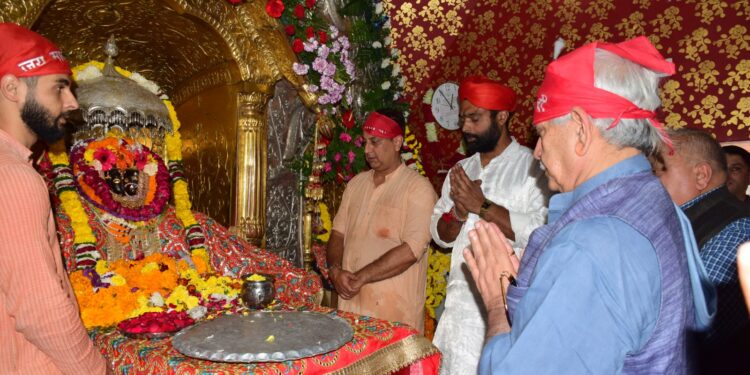 LG performs Puja at temple of Goddess Bhaderkali Jammu