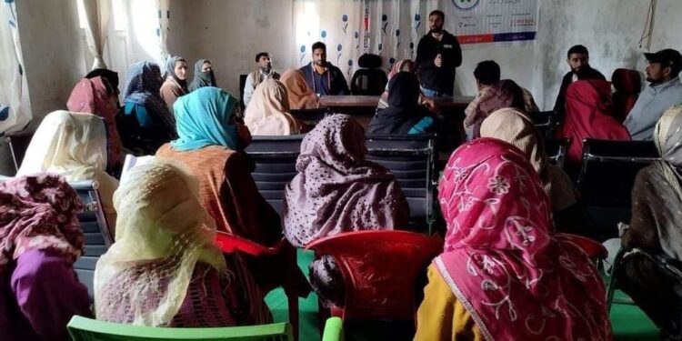 NRLM holds awareness program on Financial Literacy at Sardaab Gurez