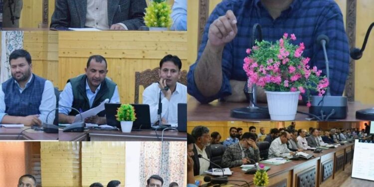 DC Bandipora reviews winter preparedness; calls for prompt response to public grievances