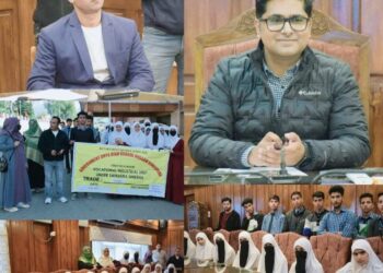 DC Bandipora interacts with ITeS students of GHS Onagam.