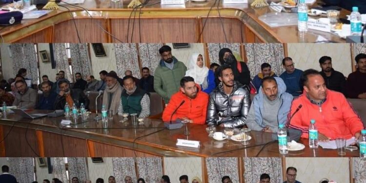 DDC Ganderbal presides over Awareness program on Handloom Reservation Act, 1985