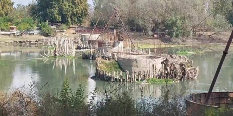 Decade on, Guzhama-Ganderbal bridge awaits completion; locals slam JKPCC