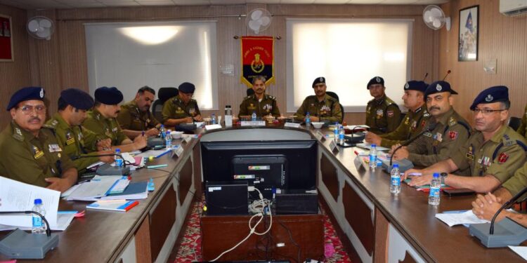 DGP J&K visits Rajouri; interacts with field officers
