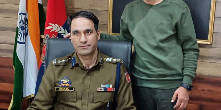 Dawood Ayoub -JKPS assumes charge as SP Handwara