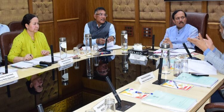 Advisor Bhatnagar chairs 21st BoDs meet of JKBOCWWB
