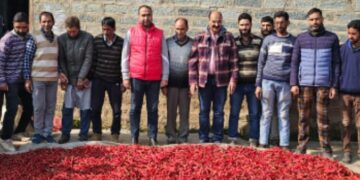 Director Agriculture visits S.M. Farm Tapper Kreeri