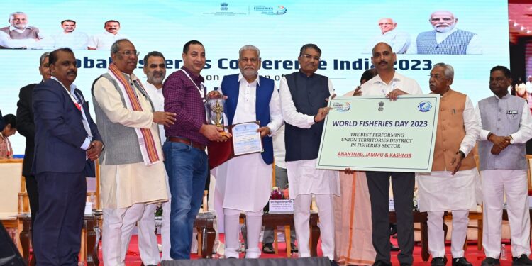 J&K Fisheries deptt ranks top among best performing districts across country