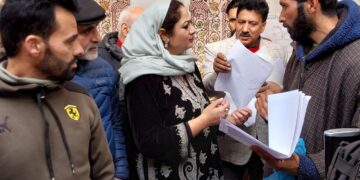 Vice Chairperson J&K KVIB visits Faqir Gojri Block Harwan