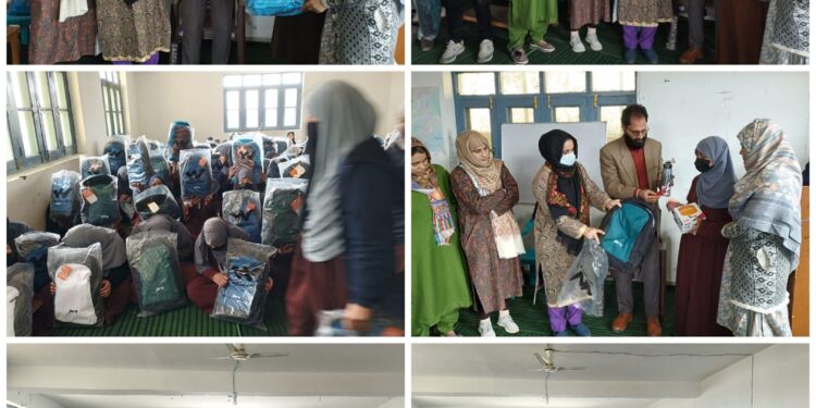 BBBP: 84 Stationery kits distributed among girl students at Nadihal Bandipora