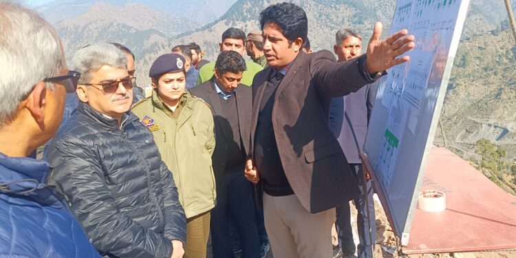 CS takes onspot appraisal of works on NH-44
