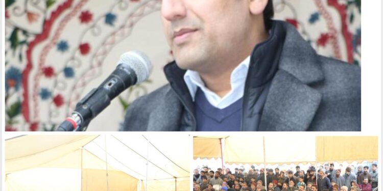 DC Srinagar holds Mega Public Grievance Redressal camp at Ranbirgarh Pratapgarh