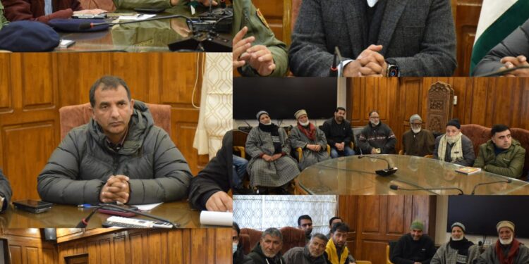 DC, SSP Bandipora hold  interaction with Civil Society, Traders, Transporters
