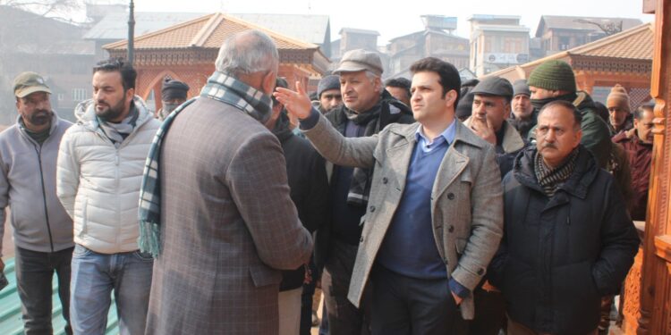 DEO Bandipora Chairs meeting on final roll publication of electoral roll