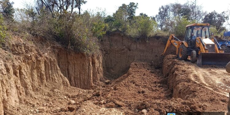 DMO Kathua lodges FIR against offender for illegal mining
