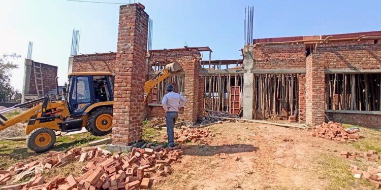 Jammu administration demolishes illegally built banquet hall in Khour