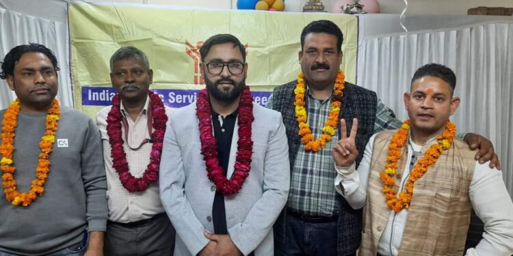 Shah Fayaz welcomed by All India Leadership in Delhi.