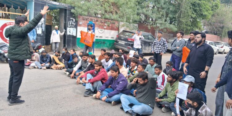 **ABVP Jammu Mahanagar Continues Vigorous Protest for JKBOSE Students’ Rights on Day 2**