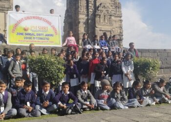 PM Shri Govt. Girls Middle School Jindrah organised Historical Field Visit to Krimichi, Udhampur
