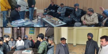 Suresh Kumar reviews functioning of district Library at Doda