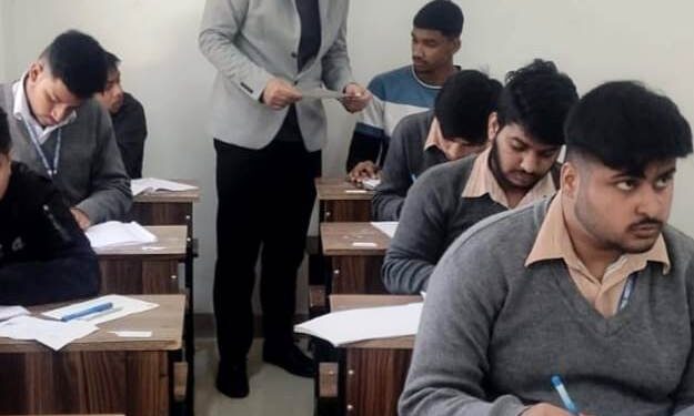 Chairman JKBOSE visits Annual Regular Exam Centres
