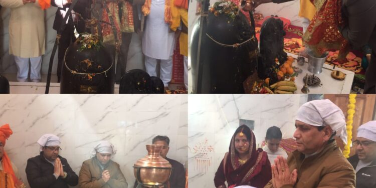DC Doda visits Ek Mukhi Shivji Heritage Temple, other ancient sites on Mahashivratri Eve
