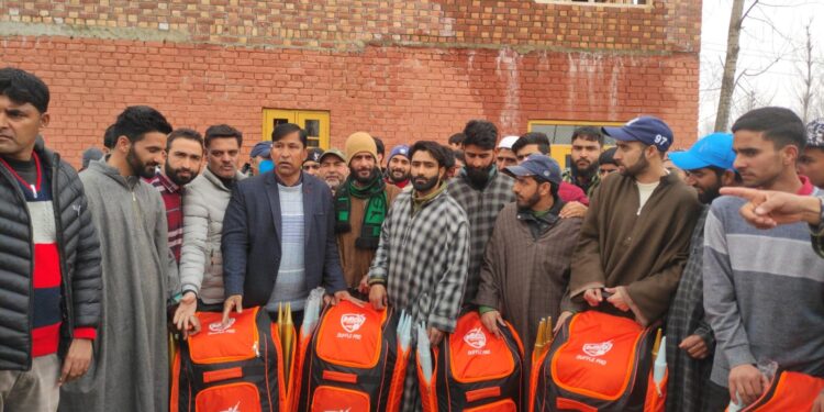 Chairperson, DDC Kulgam distributes Sports Kits among several cricket teams at Block Pombai