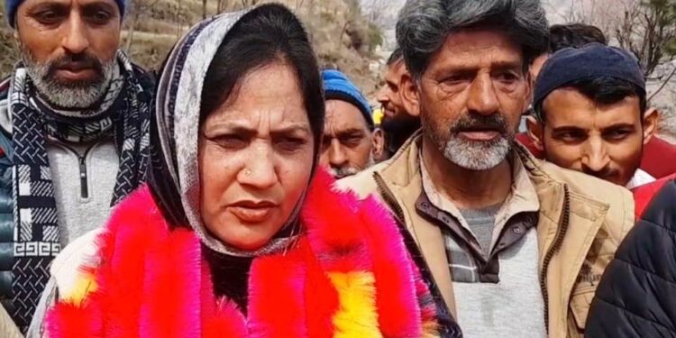 Chairperson DDC Ramban kick starts construction of Dalwah to Gural Khad link road under NABARD