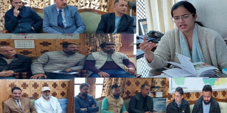 DEO Kupwara convenes meeting with representatives of political parties