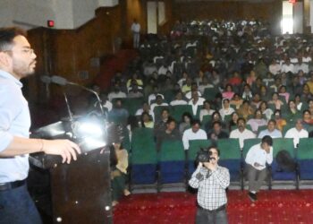 DEO interacts with BLOs of Jammu district