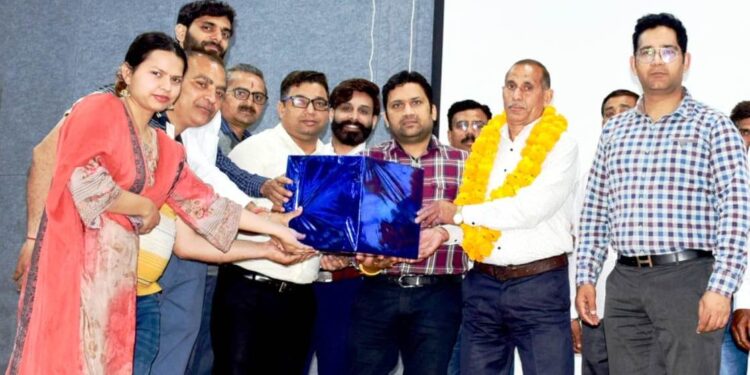 DIPR Jammu bids affectionate farewell to Prem Saini on superannuation