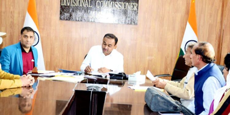 Div Com meets delegations of WPRs, DPs