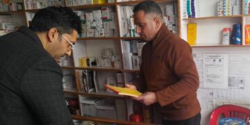 Drug Control Organization inspects medical shops in Kulgam