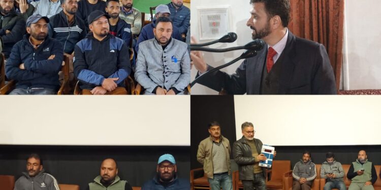 EVM/ VVPAT training imparted to Supervisors, BLOs at Handwara