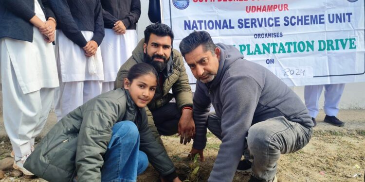 NSS unit GDC Neeli Nallah organizes plantation drive