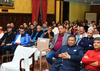 Lt Governor interacts with members of JATF at Srinagar