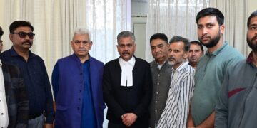 Lt Governor meets Family members of missing Seaman