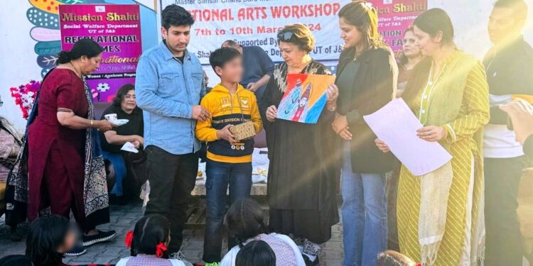 Palash Parisha Home RS Pura hosts painting competition