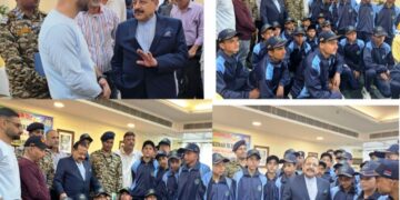 Students meet Dr. Jatinder Singh at Delhi during Bharat Darshan Tour