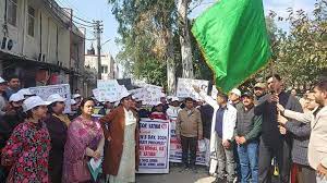 DC Kathua flags off students rally to commemorate Int’l Women’s Day