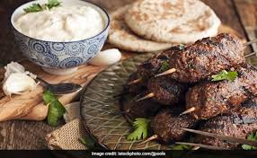Turkish Kebabs to Kabak Tatlisi, Kashmir’s Restaurants Overflow with Iftar Gatherings