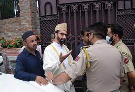Mirwaiz barred from offering Friday prayers, deliver sermons: Anjuman Auqaf
